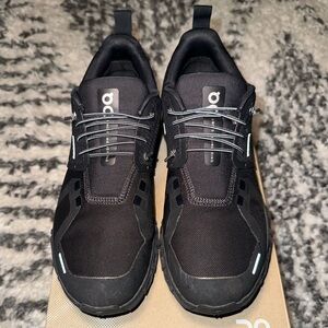 On Running Women’s Black Sneakers